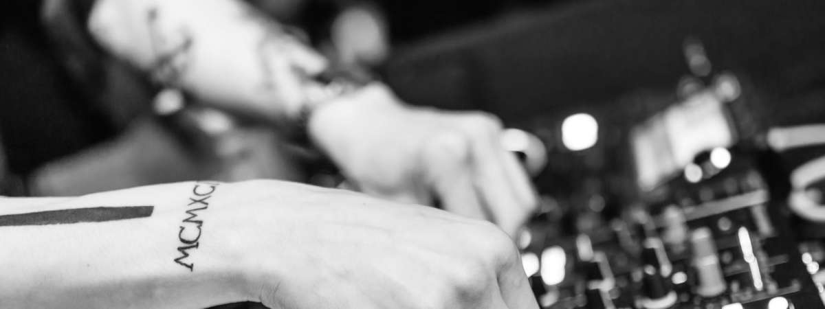 Rooftop Sessions ft. Sheefy Mcfly, CTRLZORA, Ariel Zetina, D. Strange