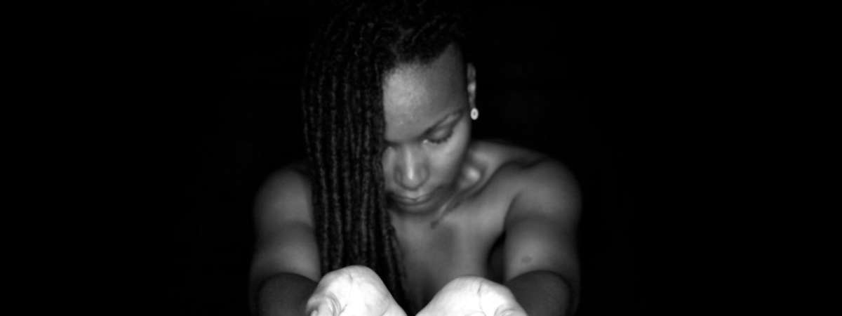 Spirit in the Dark Body: Black Queer Expressions of the Im/material